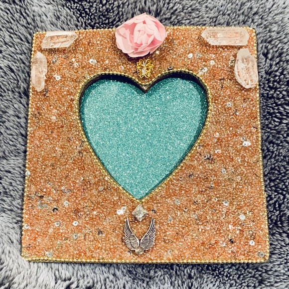 Clear quartz crystal heart shape frame - Picture 4 of 7